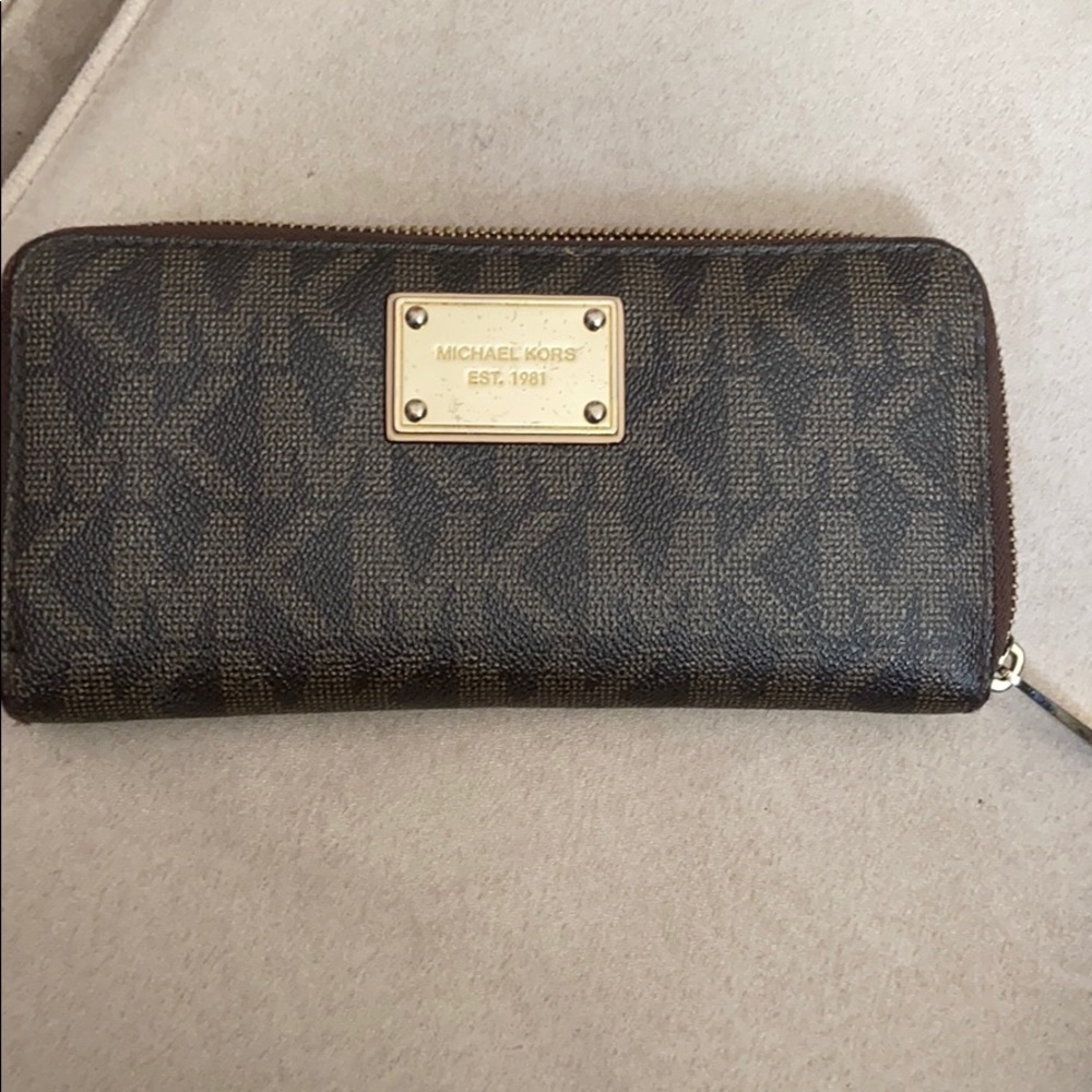 Michaels Kors wallet
